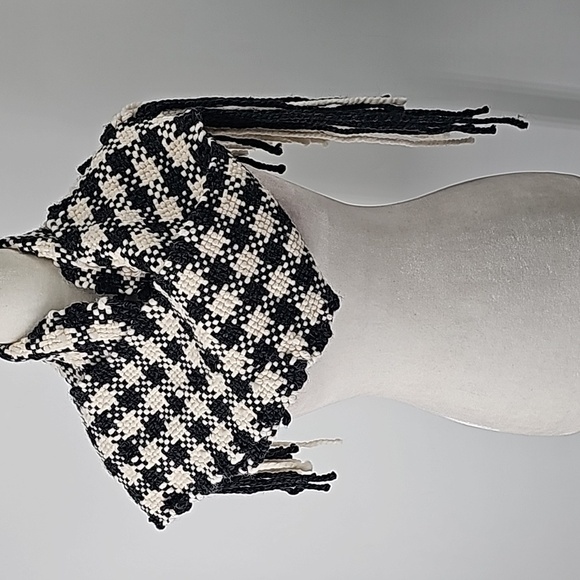 Black & Cream Fringed Houndstooth Hand Knit Long Neck Scarf - Picture 7 of 9